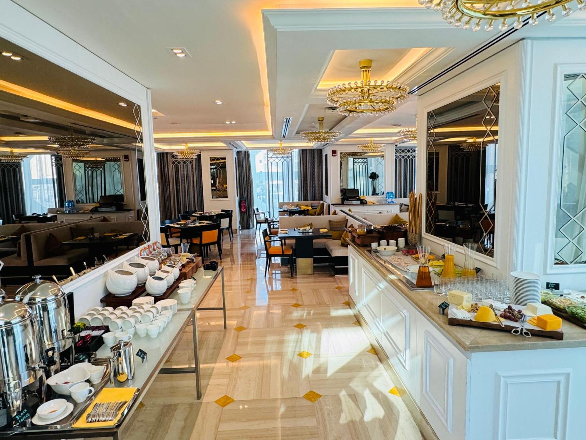 Shaza Doha Hotell Eksteriør bilde The restaurant at the hotel