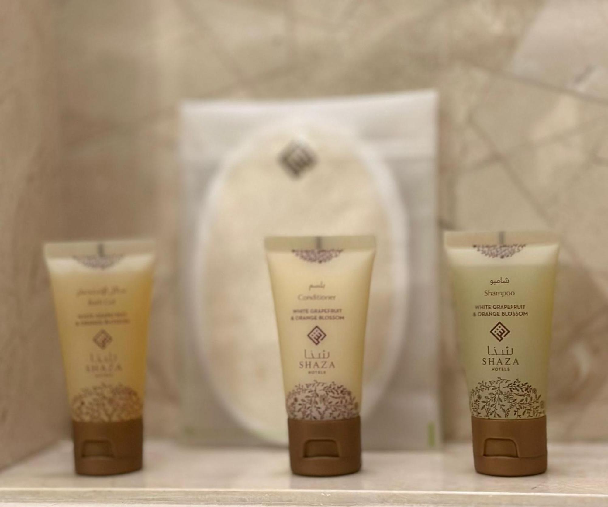 Shaza Doha Hotell Eksteriør bilde A selection of spa products